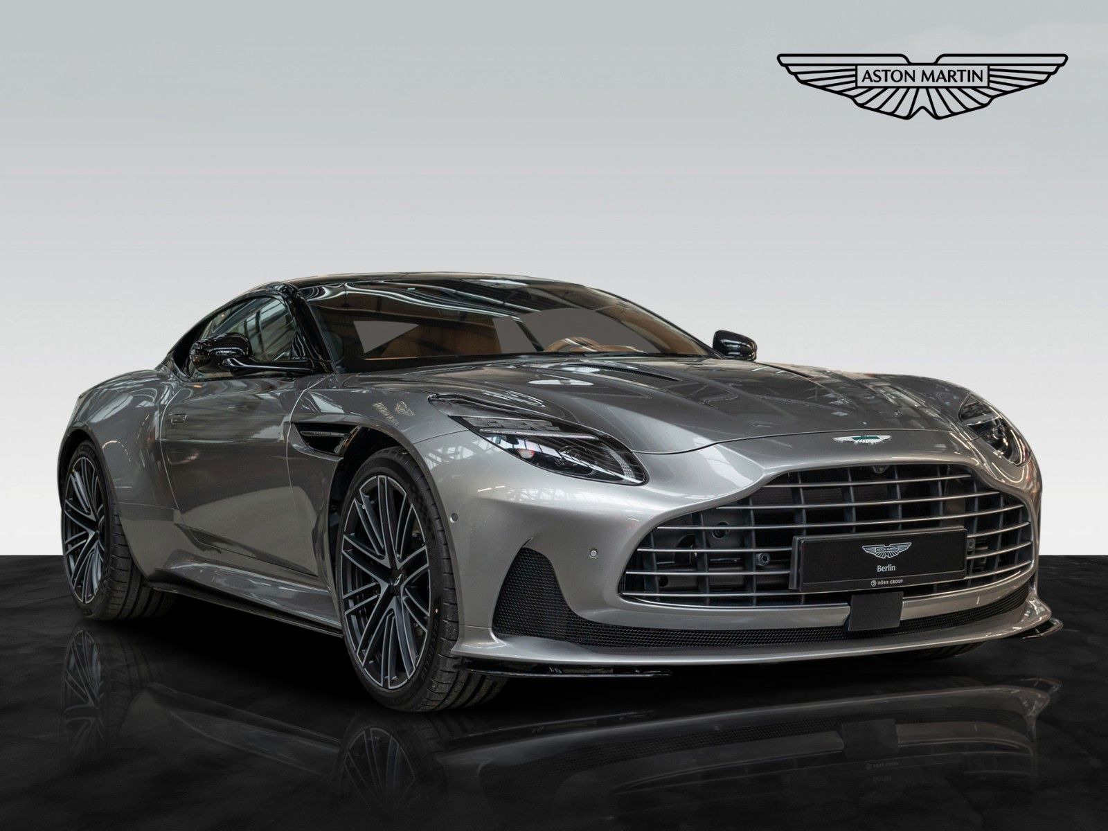 Aston Martin DB12 | Aluminite Silver | Leder Copper Tan