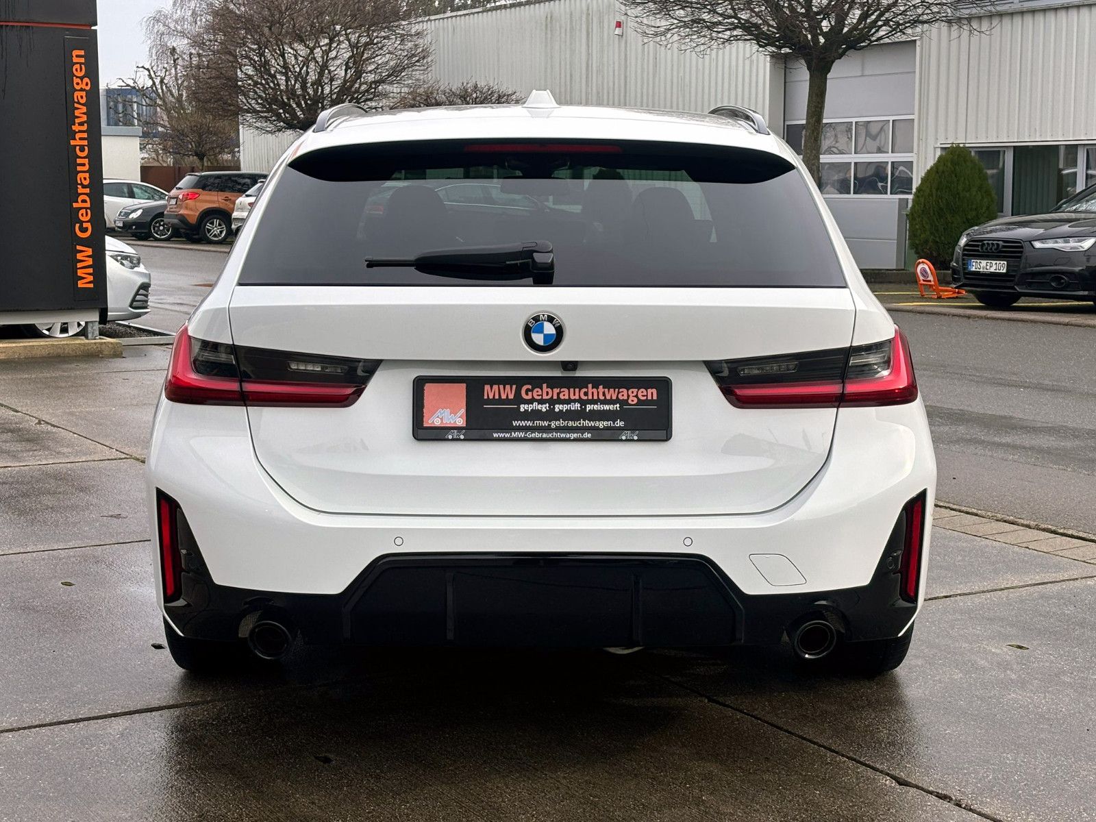 Fahrzeugabbildung BMW 318i Touring M-Sport Steptr. KAM AHK LED SHZ HUD