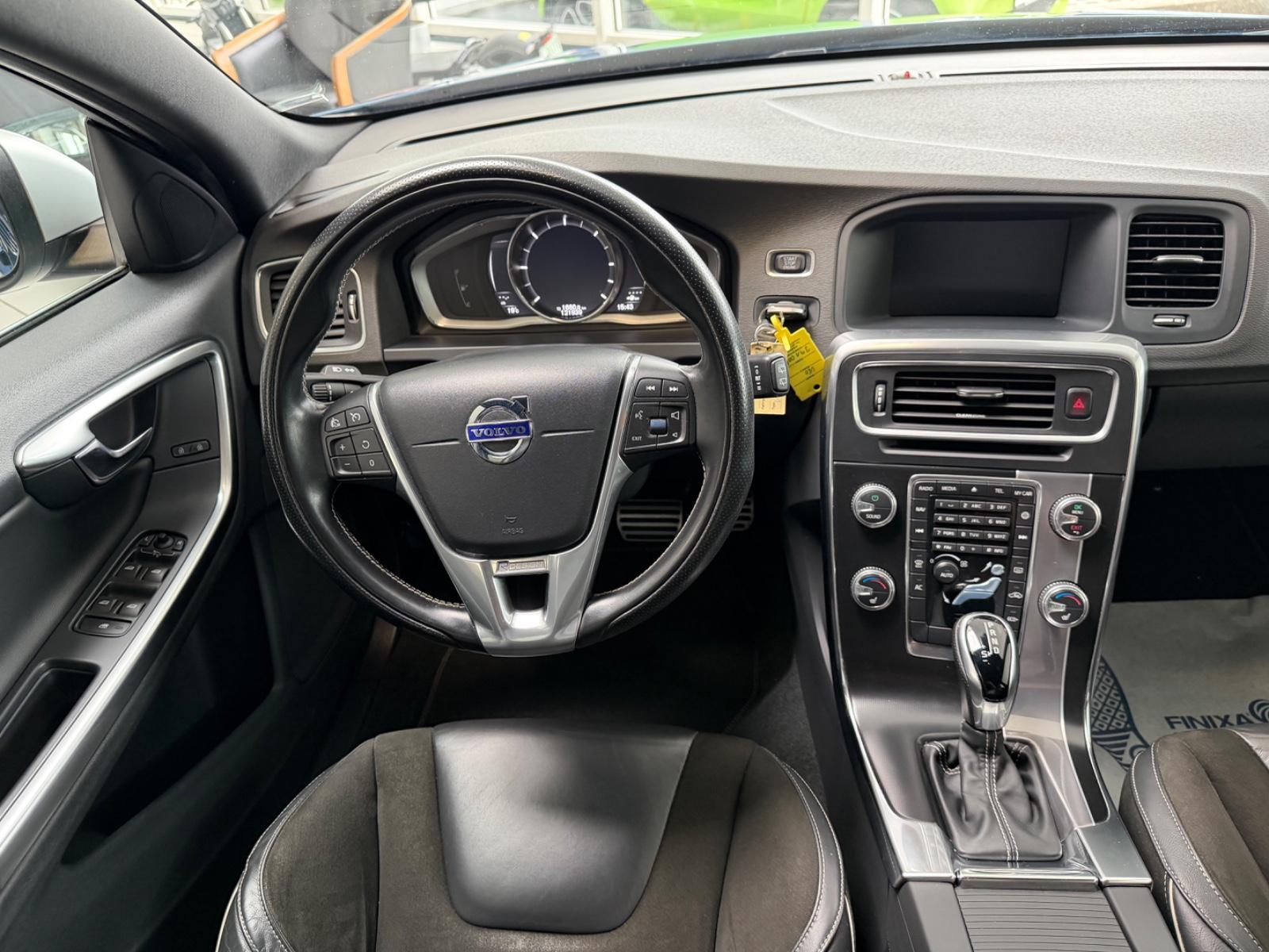 Volvo V60 D4 R Design Automatik NAVI SHZ PDC 18 ZOLL