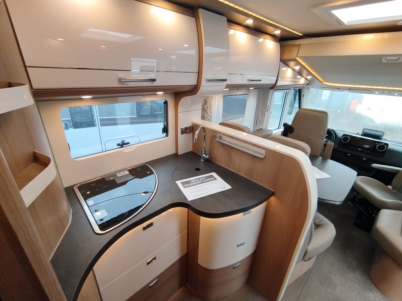 Fahrzeugabbildung Carthago C1-tourer I 149 RB LE comfort Mercedes, Markise