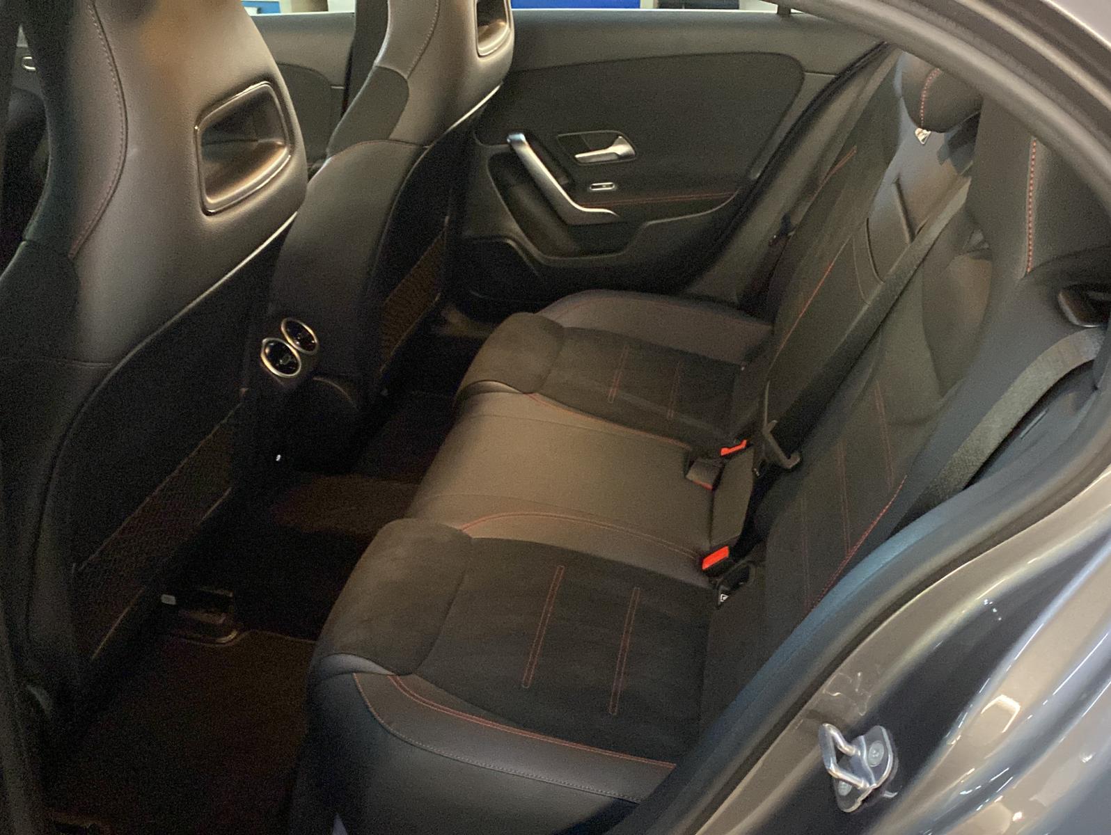 Mercedes-Benz A-Class AMG Line 7G Tronic*Navi*DAB*KeyGo*MBUX*, миниатюра 15