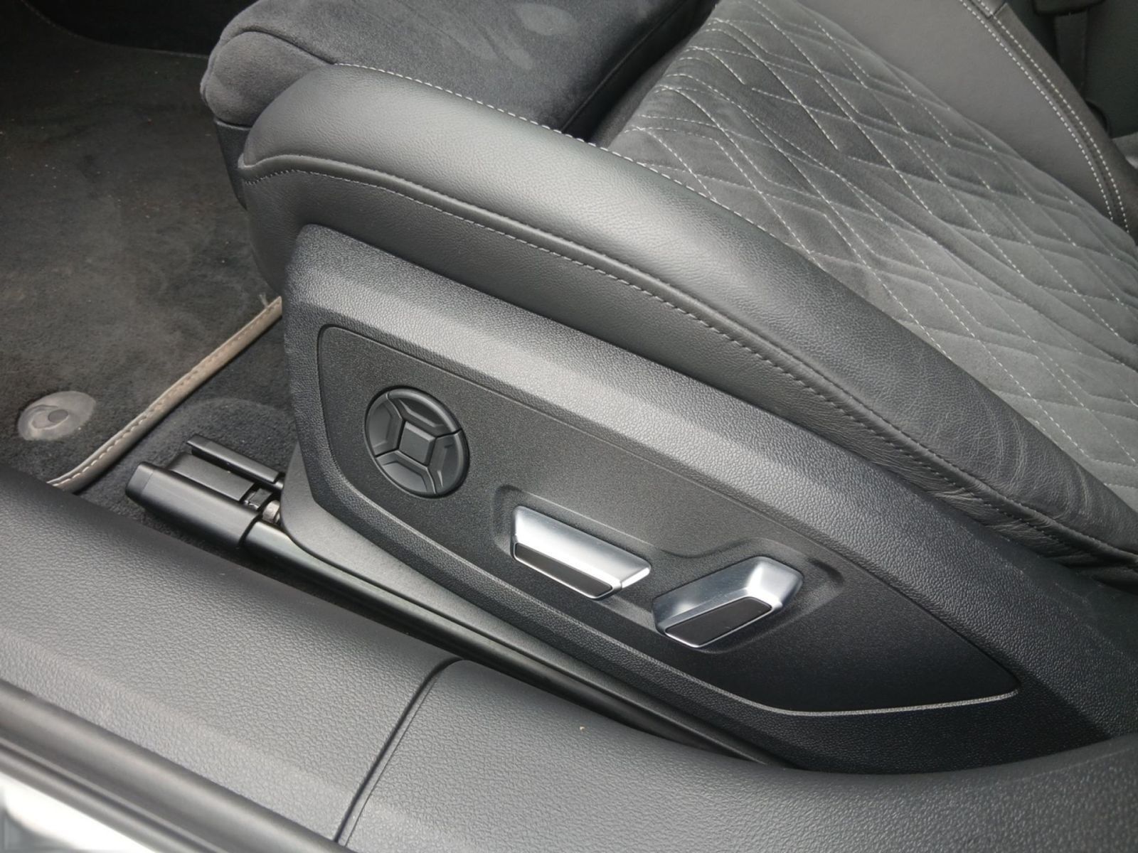 Audi S6 - Bild 13