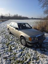 Mercedes-Benz Mercedes Benz W124 Bj. 1987, H Kennzeichen - Mercedes-Benz E 260 von privat