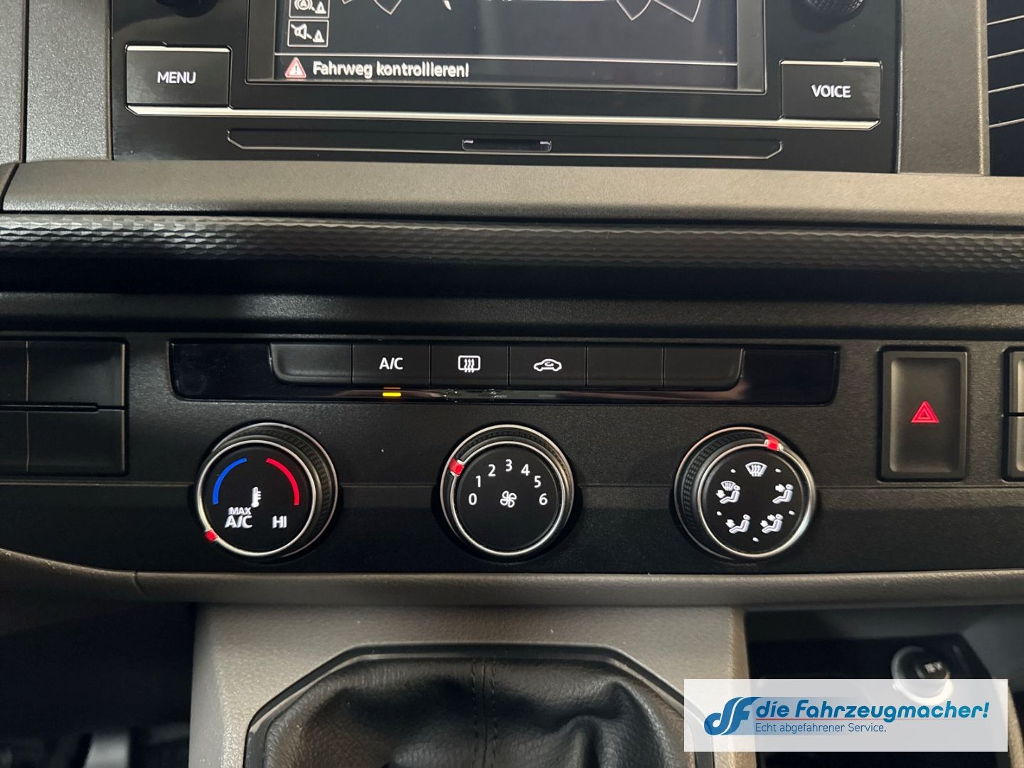 Fahrzeugabbildung Volkswagen Transporter T6.1 Kombi 2.0 TDI 9.Si. AHK DAB Kam