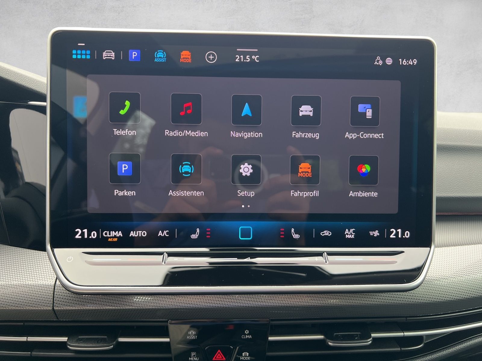 Golf VIII Style 1.5 eTSI DSG AHK*Navi*LED*Pano