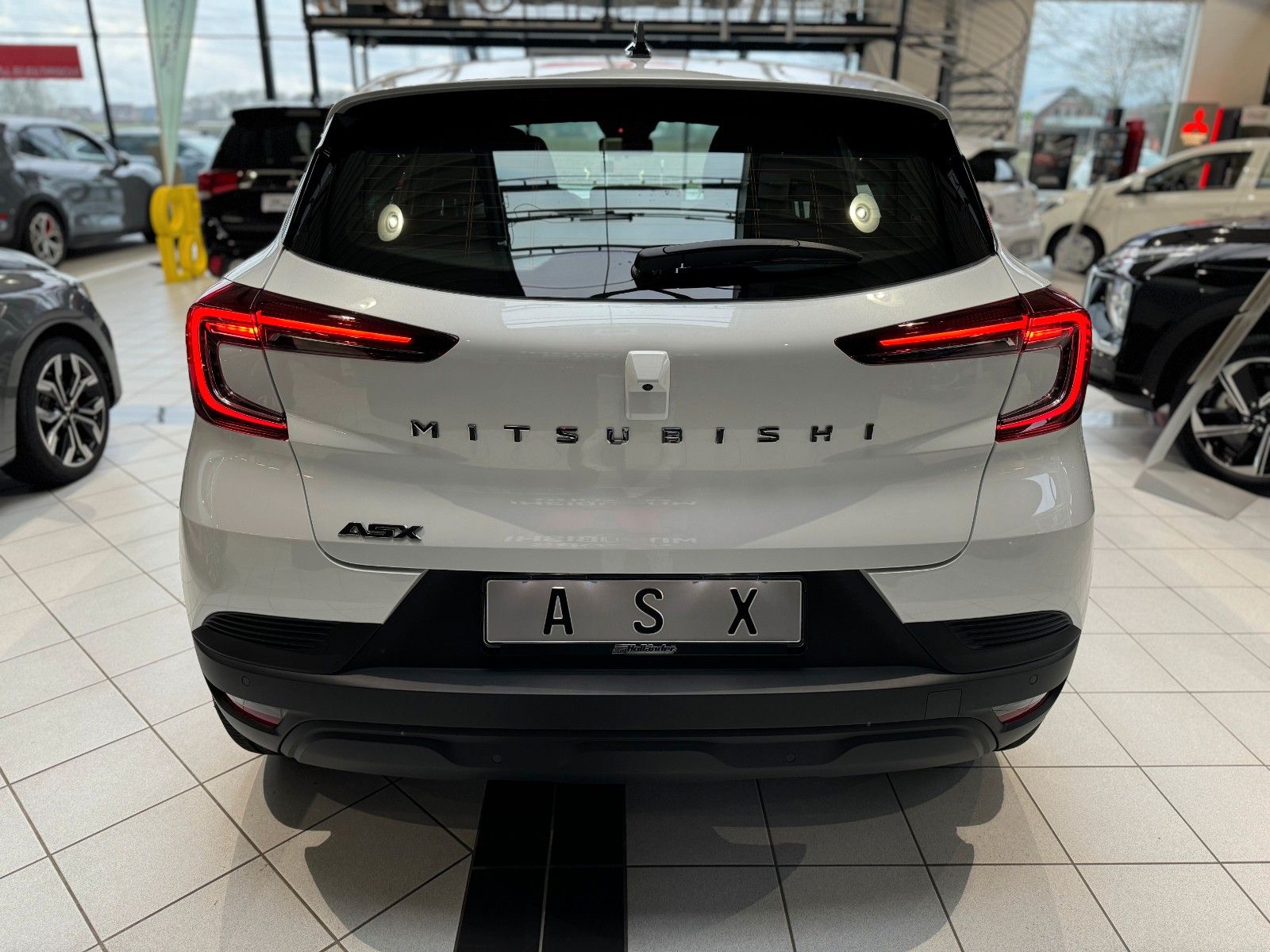 Fahrzeugabbildung Mitsubishi ASX 1.0 LED DAB PDC Kamera Klima 8J. GARANTIE