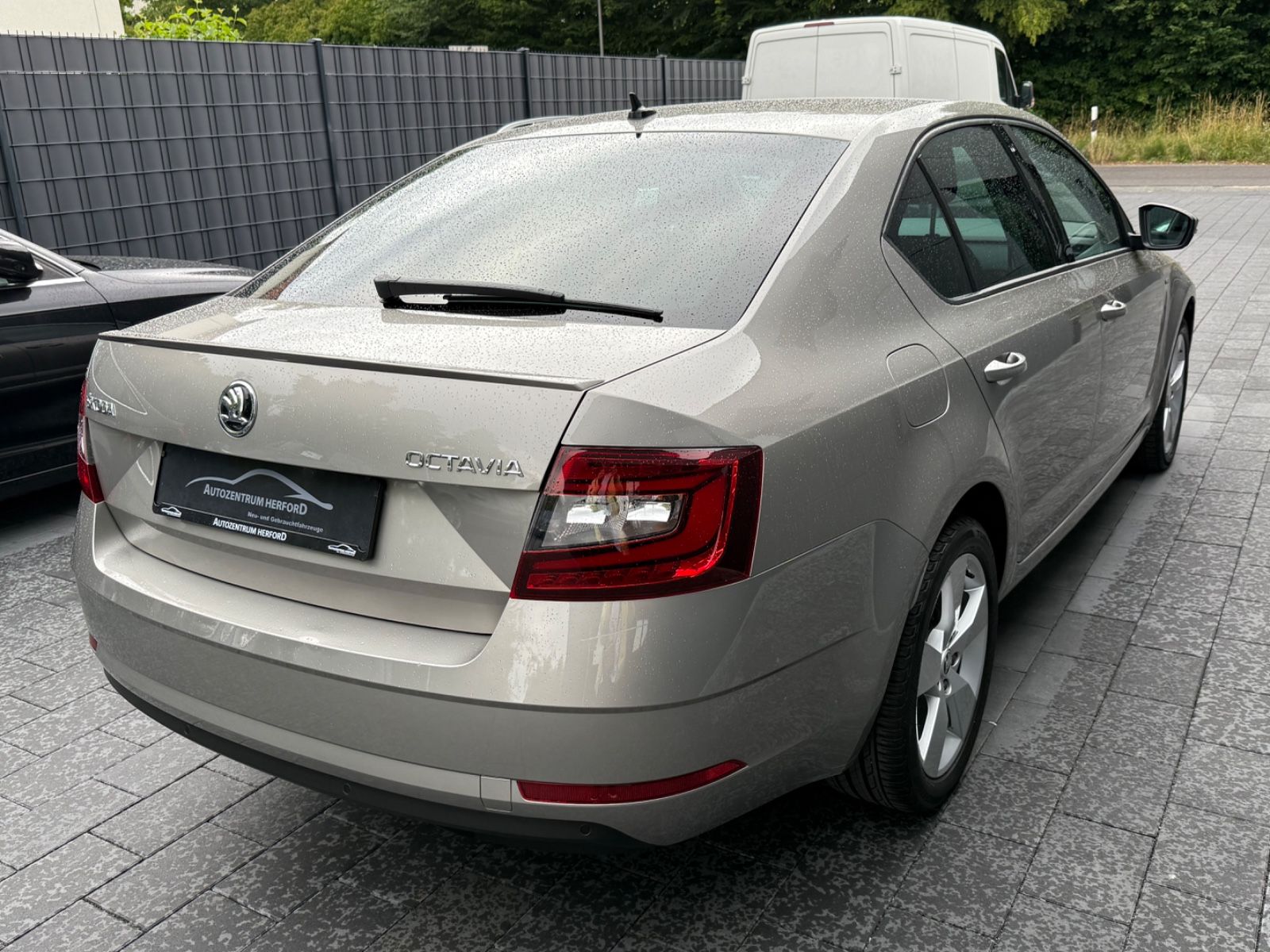 Skoda Octavia Lim. 1.8 TSI Clever NAVI DSG LED 1 HAND foto 5