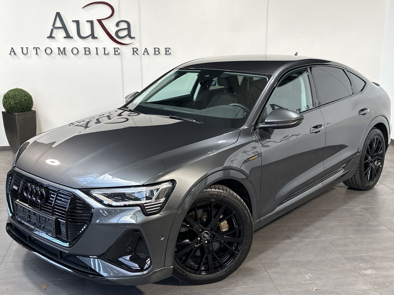 Fahrzeugabbildung Audi e-tron SpB 50 Qu S-Line Black NAV+LED+KAM+VCOCK