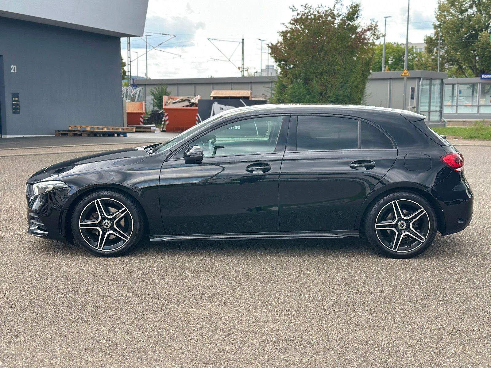 Mercedes-Benz A 200 AMG LINE AppleCarplay Ambiente Alcantara foto 2
