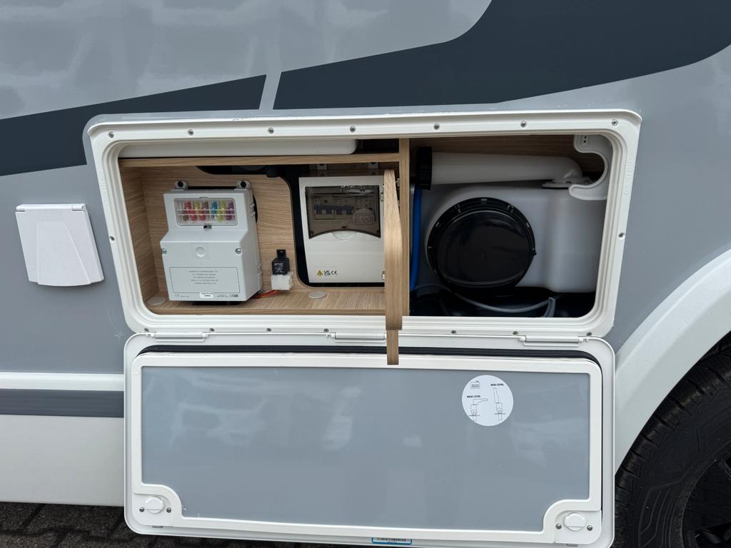 Challenger 250 Graphite Solar Lithium Arctic Drive-Paket – Foto 7 von 27