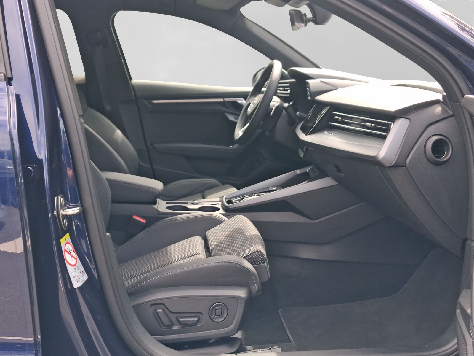 Audi A3 Sportback TFSIe ASSIST 360° AHK LM18 foto 4