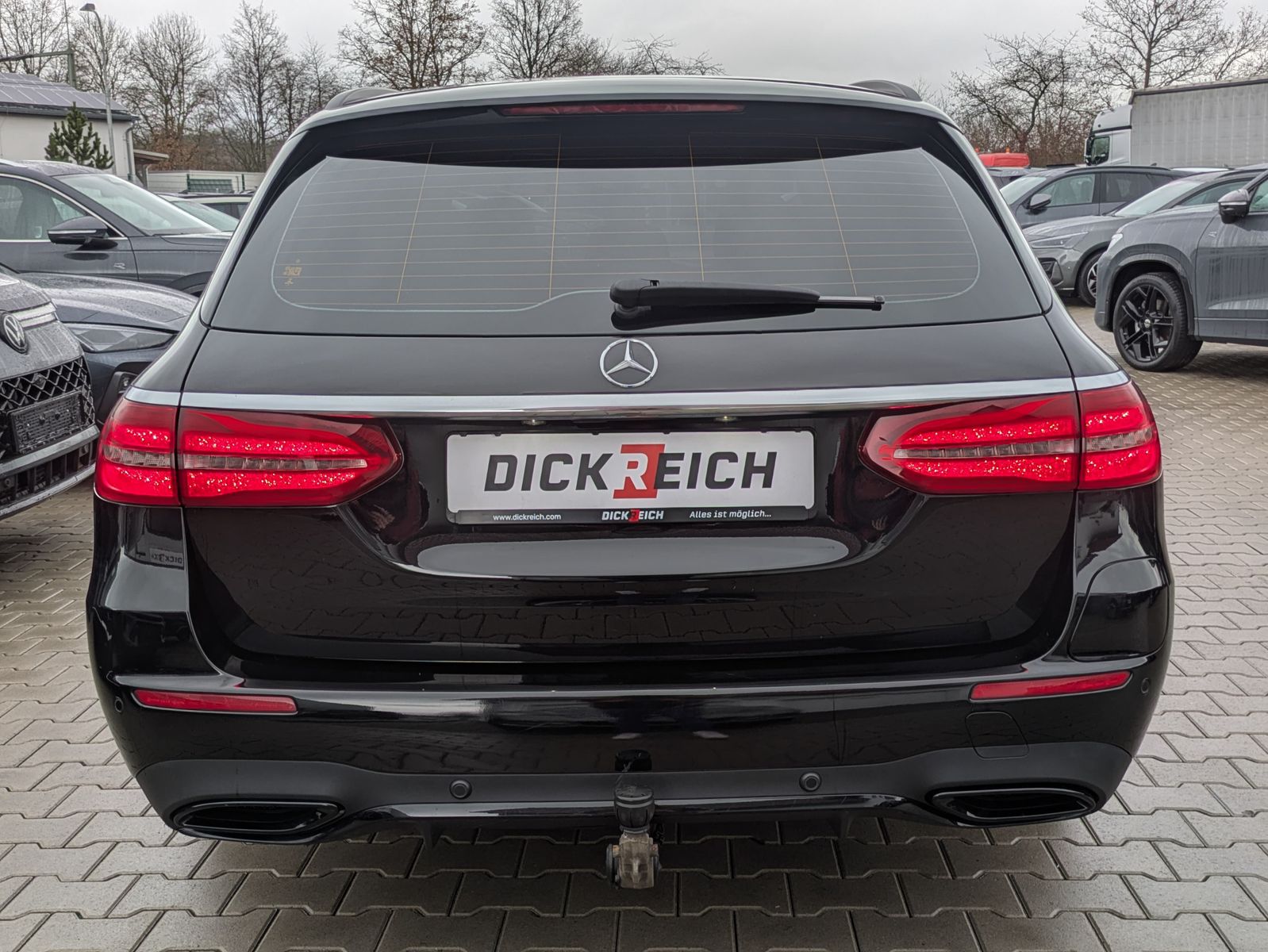 Fahrzeugabbildung Mercedes-Benz E 300 de AMG Night AVANTGARDE AHK*LED*BURMESTER