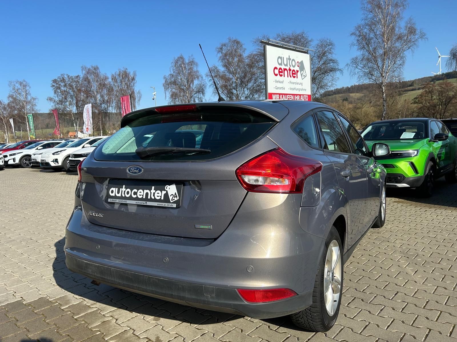 Fahrzeugabbildung Ford Focus Lim.°Navi°PDC°Alu°Tüv Neu°