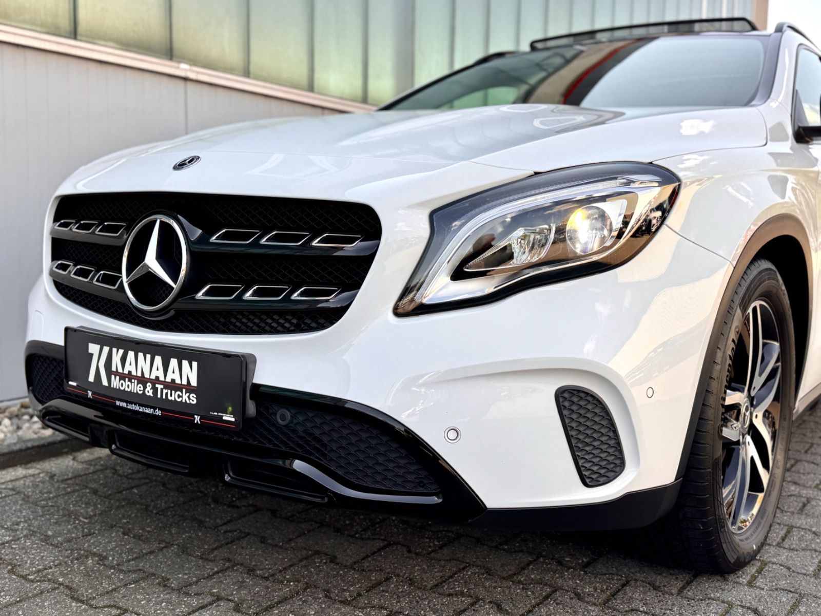 Mercedes-Benz GLA 180 Urban STANDHEIZUNG PANORAMA LED foto 5