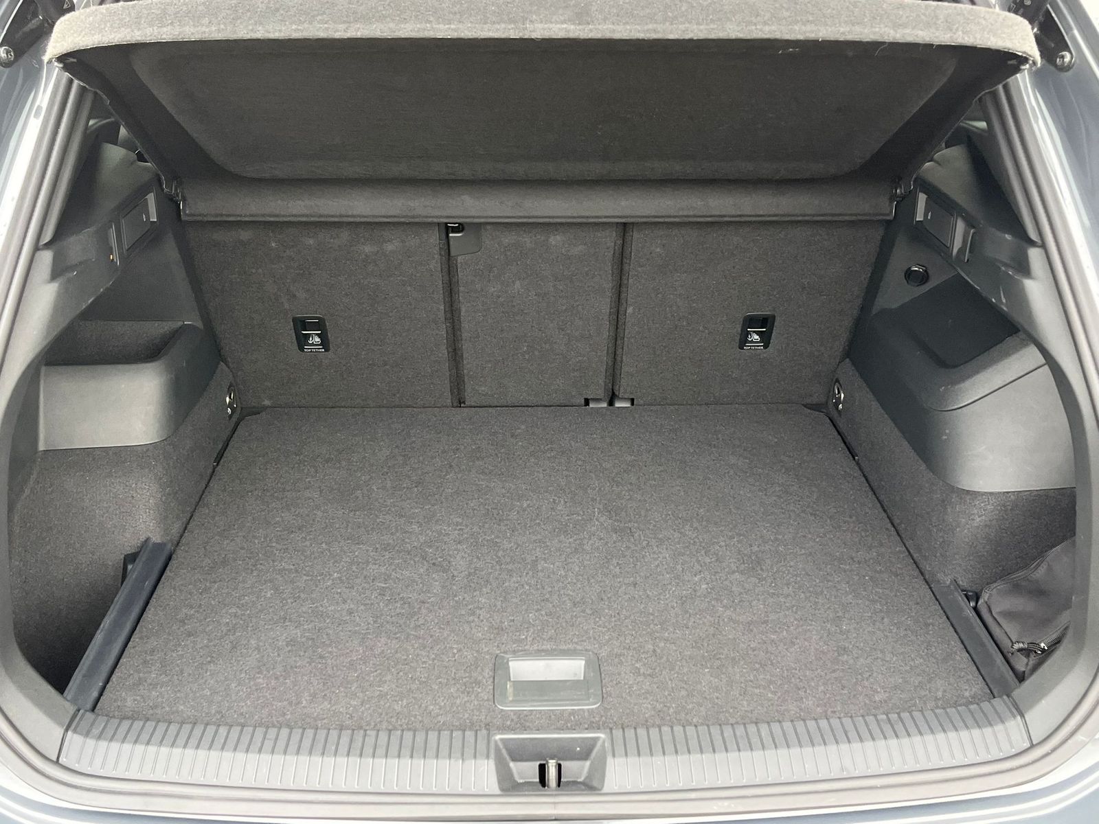 Fahrzeugabbildung Volkswagen Tiguan 2.0 TDI 4M R-Line PANO*H&K*AHK*MATRIX*20"
