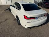 BMW 320i Aut. M-Sportpaket | 1. Hand | Scheckhef - BMW 320 Limousine 320i m sportpaket mit Benzin-Antrieb