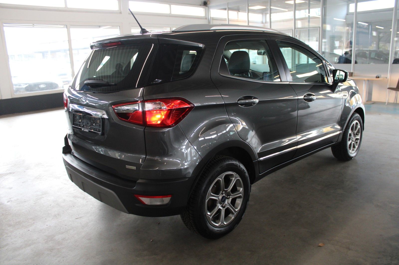 Fahrzeugabbildung Ford EcoSport Titanium AUTOMATIK Navi CAM WinterPaket