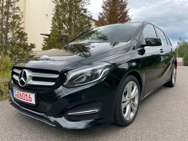 Mercedes-Benz B -Klasse 200 CDI, AMG Paket, Leder, Pano,1 Hand