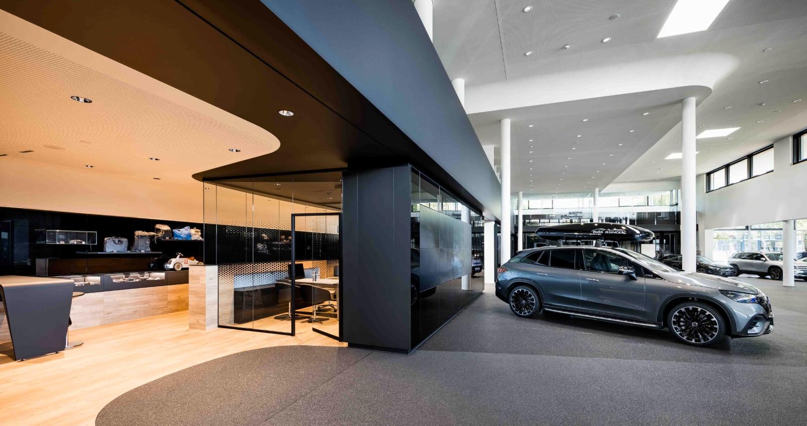 showroom-image-top