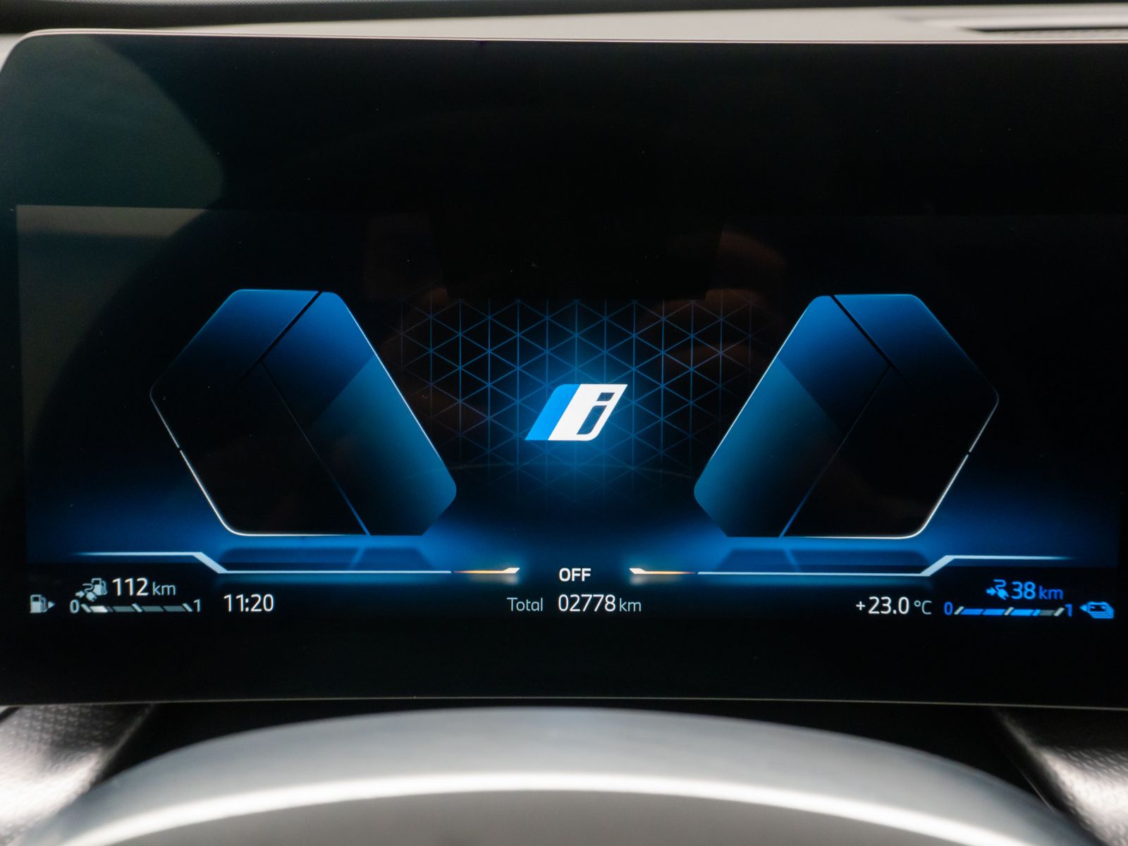 Fahrzeugabbildung BMW X1 xD25e M Sport H/K Kamera Panorama DAB Memory