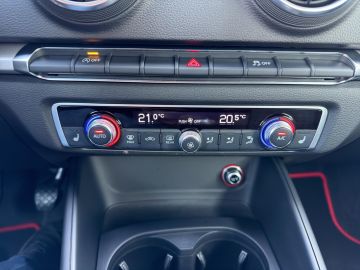 Audi A3 1.2 TFSI Attraction °AHK°SHZ°AAC°Allwetter°