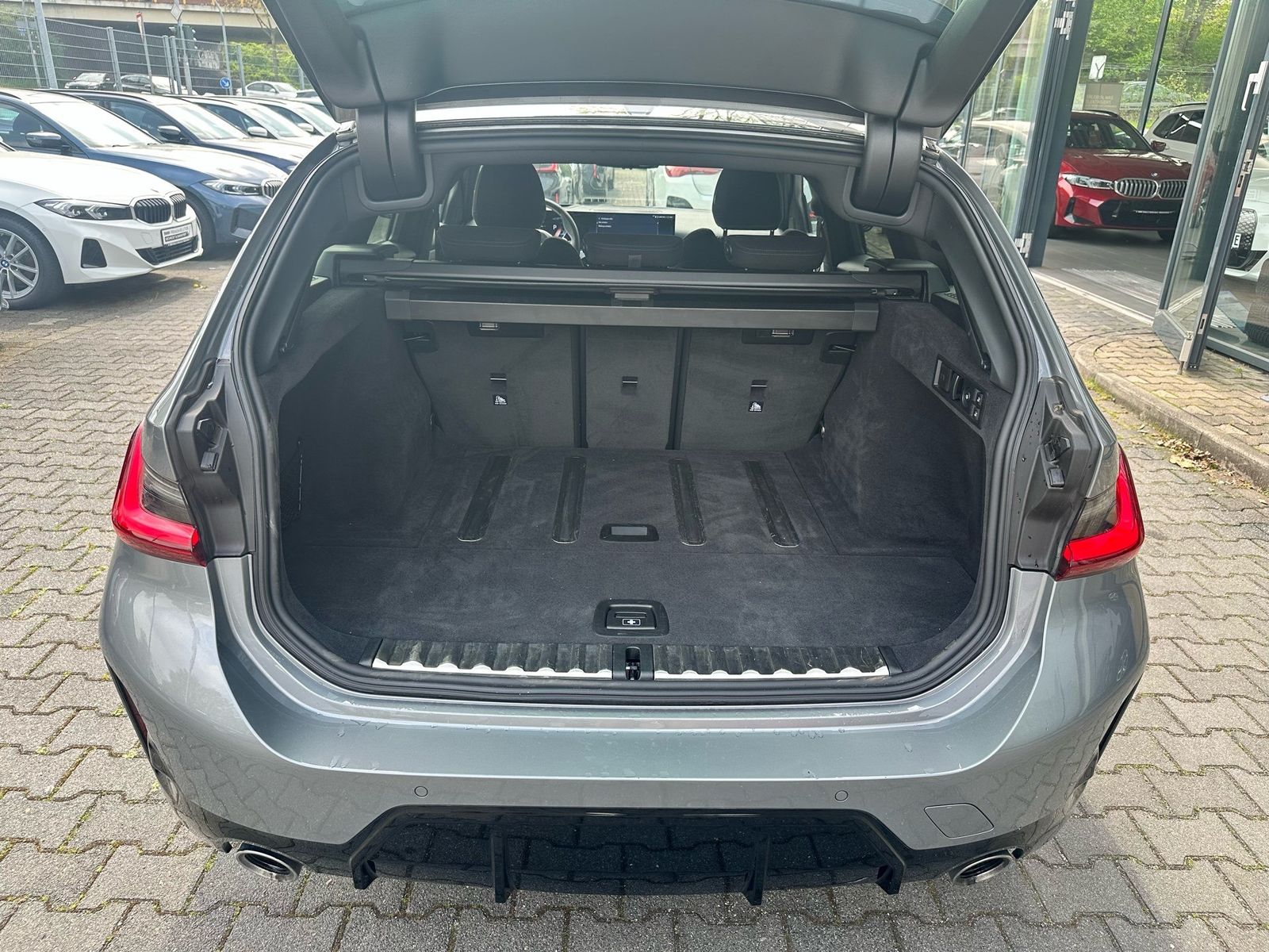 BMW 330 - Bild 13