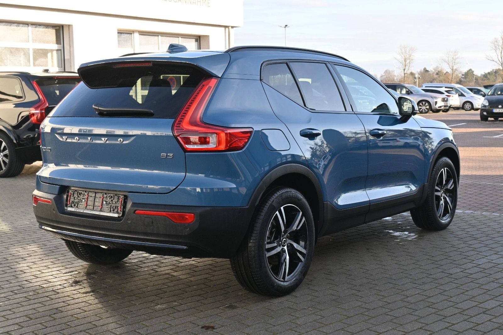 Fahrzeugabbildung Volvo XC40 B3 DKG Plus Dark*360°*PANO*ACC*AHK