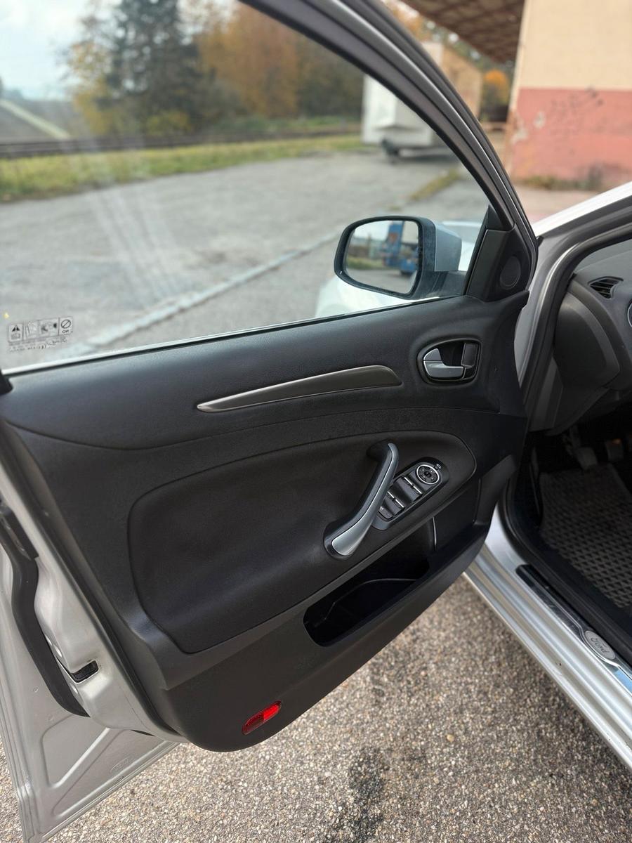 Ford Mondeo 2009 — photo 14