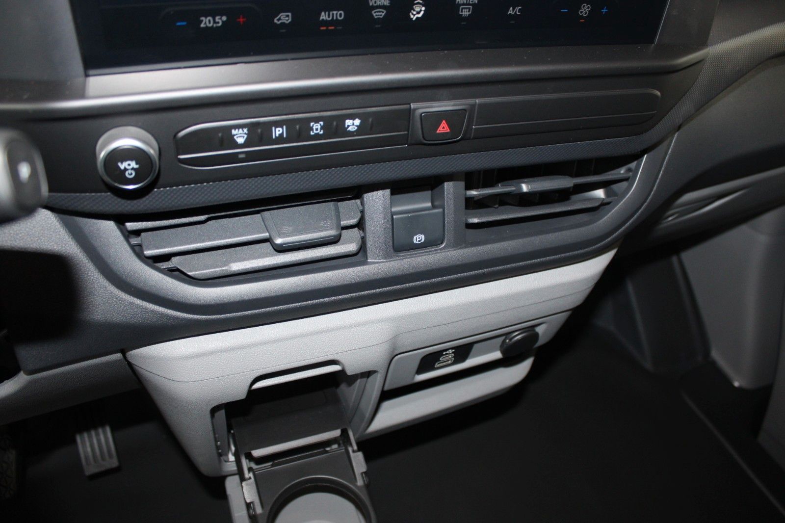 Fahrzeugabbildung Ford Transit Custom L1 TREND AWD Automatik Kasten