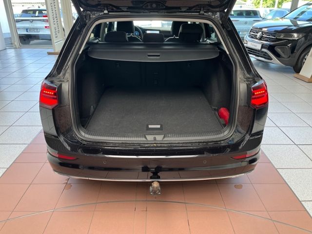 Fahrzeugabbildung Volkswagen Golf Variant 1.5 eTSI DSG STYLE NAVI IQ.LIGHT AH