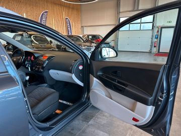 MYAUTOCENTER – Gebraucht- und Jahreswagen mit Werkstattservice in Pfaffenhofen Kia cee´d Sportswagon Vision*2. Hand*Klima*AHK*SHZ*