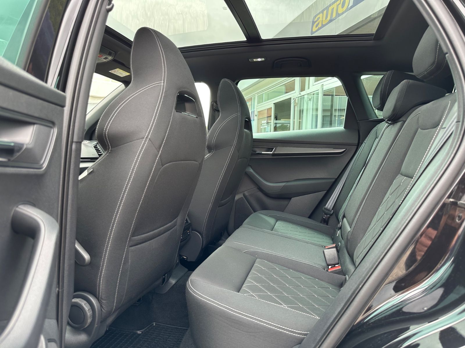 Fahrzeugabbildung SKODA Karoq 2.0 TSI Sportline 4x4 Pano/Matrix/ACC/Navi