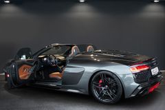 AUDI R8 Spyder 5.2 FSI quattro Performance - UPE 251k