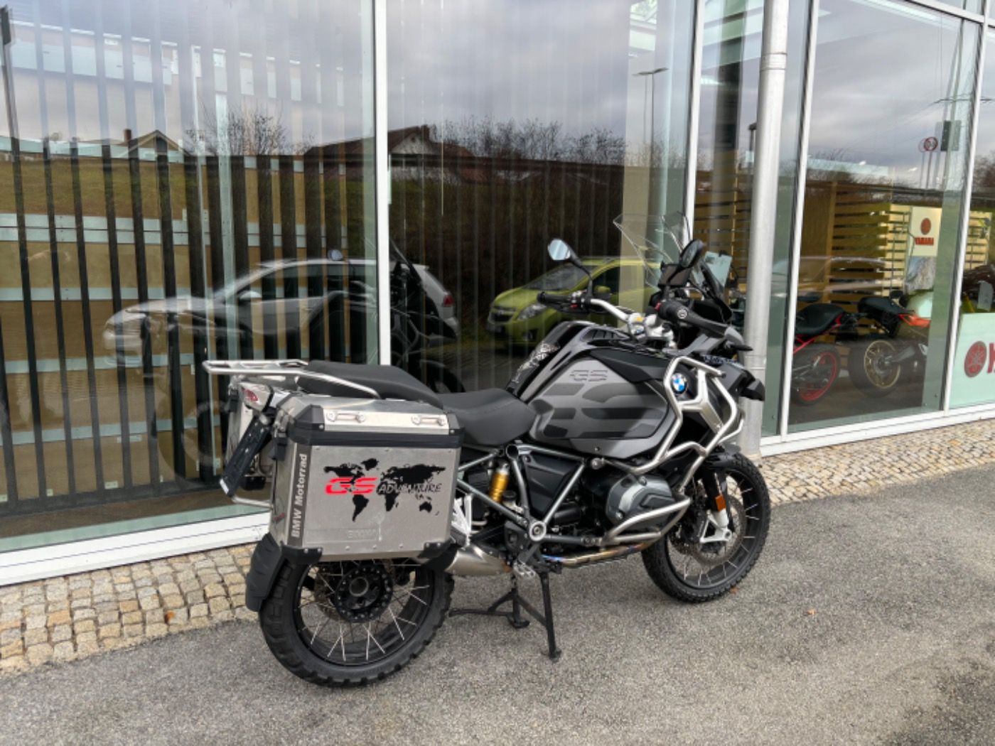 Fahrzeugabbildung BMW R 1250 GS ADVENTURE Sondermodell Triple Black Ti