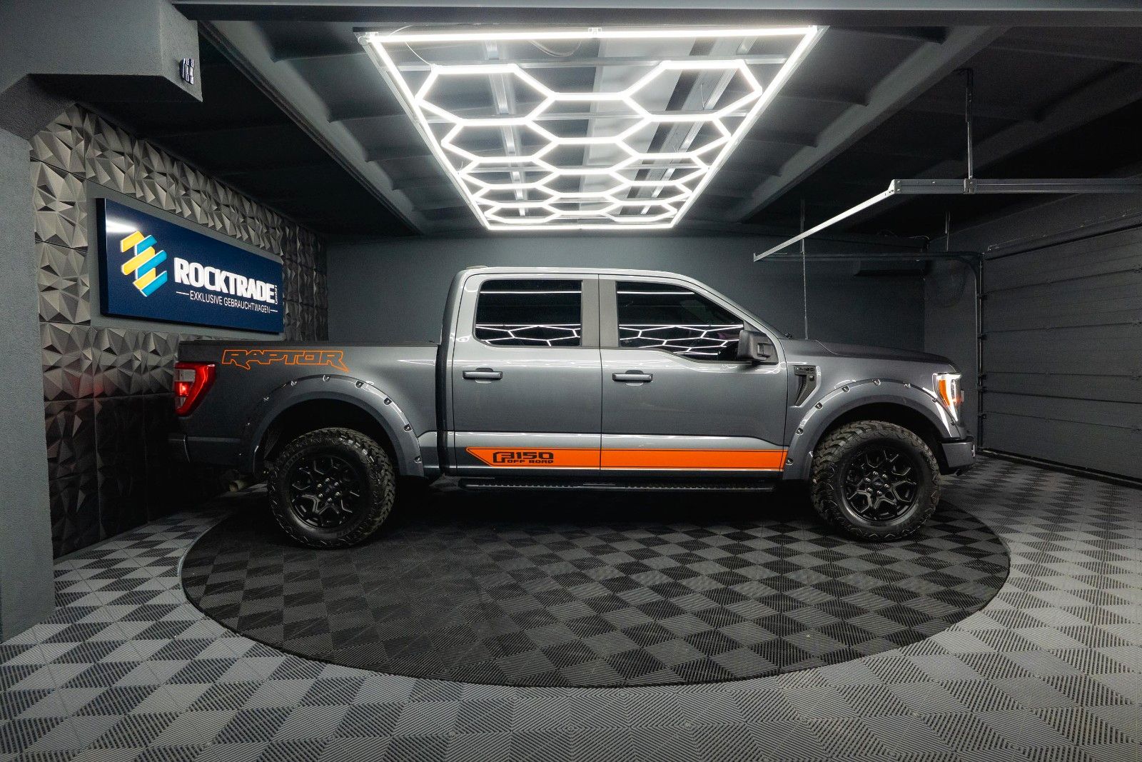 Fahrzeugabbildung Ford F150 5.0L V8 4x4 Offroad SuperCrew RAPTOR 19%