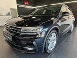 Volkswagen Tiguan R-Line / Panorama+Matrix+ACC