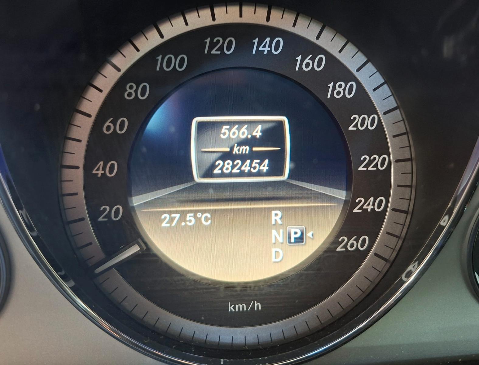 Mercedes-Benz E 220 CDI T BlueEFFICIENCY AVANTGARDE AVANTGARDE