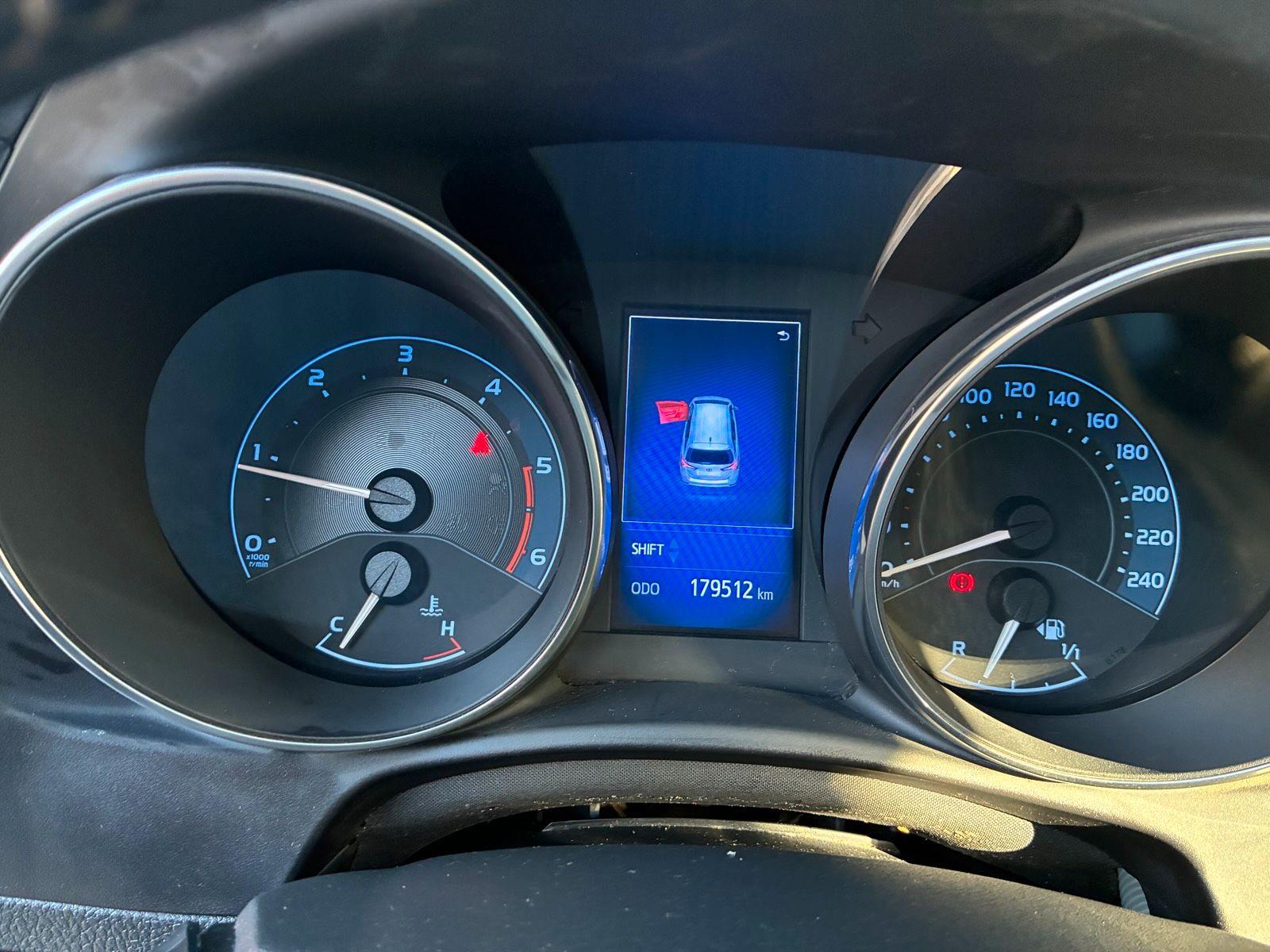 Toyota Auris 2015 — photo 7