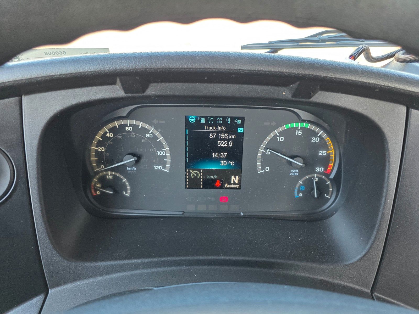 Fahrzeugabbildung Mercedes-Benz Atego 1324 L Glasreff Palfinger PK 12.501 Funk