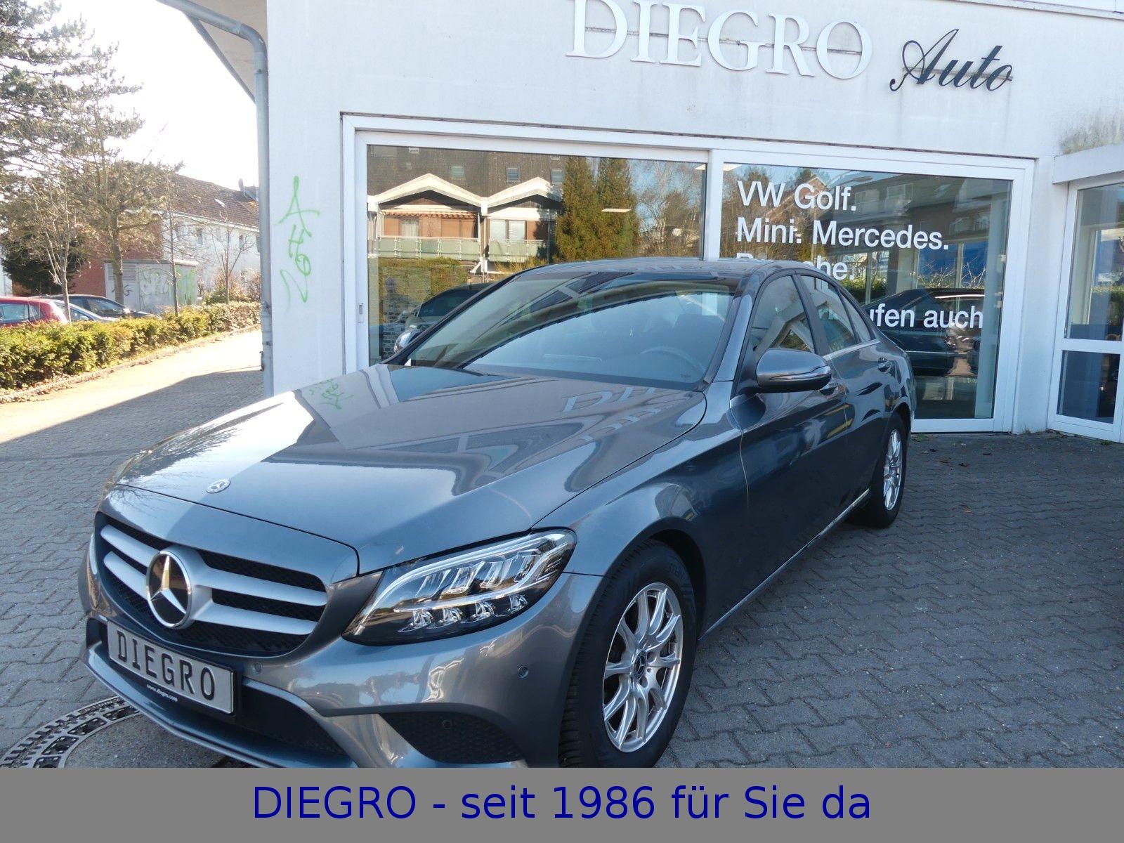 Mercedes-Benz C 180 C Limousine C 180 CGI * 1. Hand