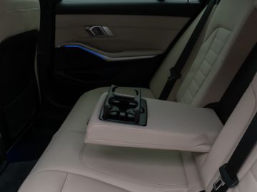 Fahrzeugabbildung BMW M340d xD DAB CockPitPro PDC Stop&Go AHK Alarm