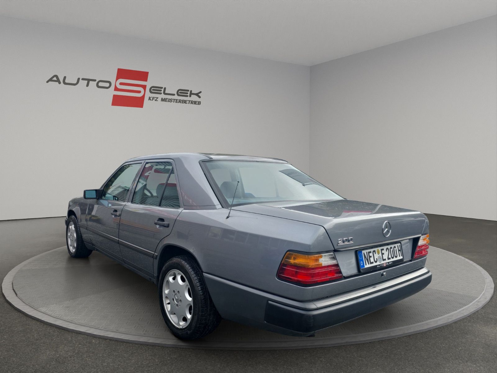Fahrzeugabbildung Mercedes-Benz Automatik H Zulassung Nur 9 Tsd KM 1 A Zustand