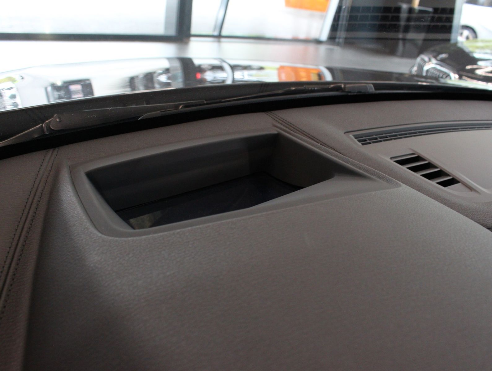 Fahrzeugabbildung BMW X1 xDrive 20 i Sport Line 1. Hand*Pano*HUD*TOP