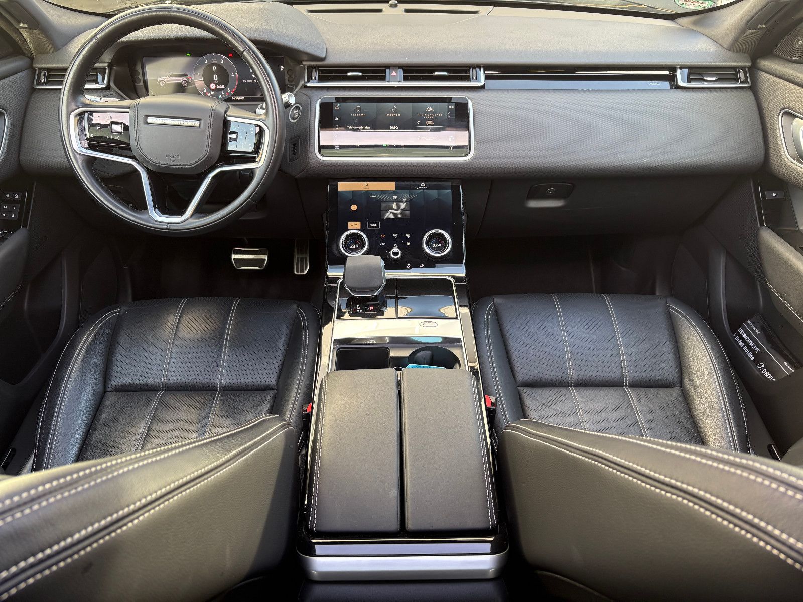 Fahrzeugabbildung Land Rover Range Rover Velar/R-DYNAMIC/PANO/HEAD-UP/ACC