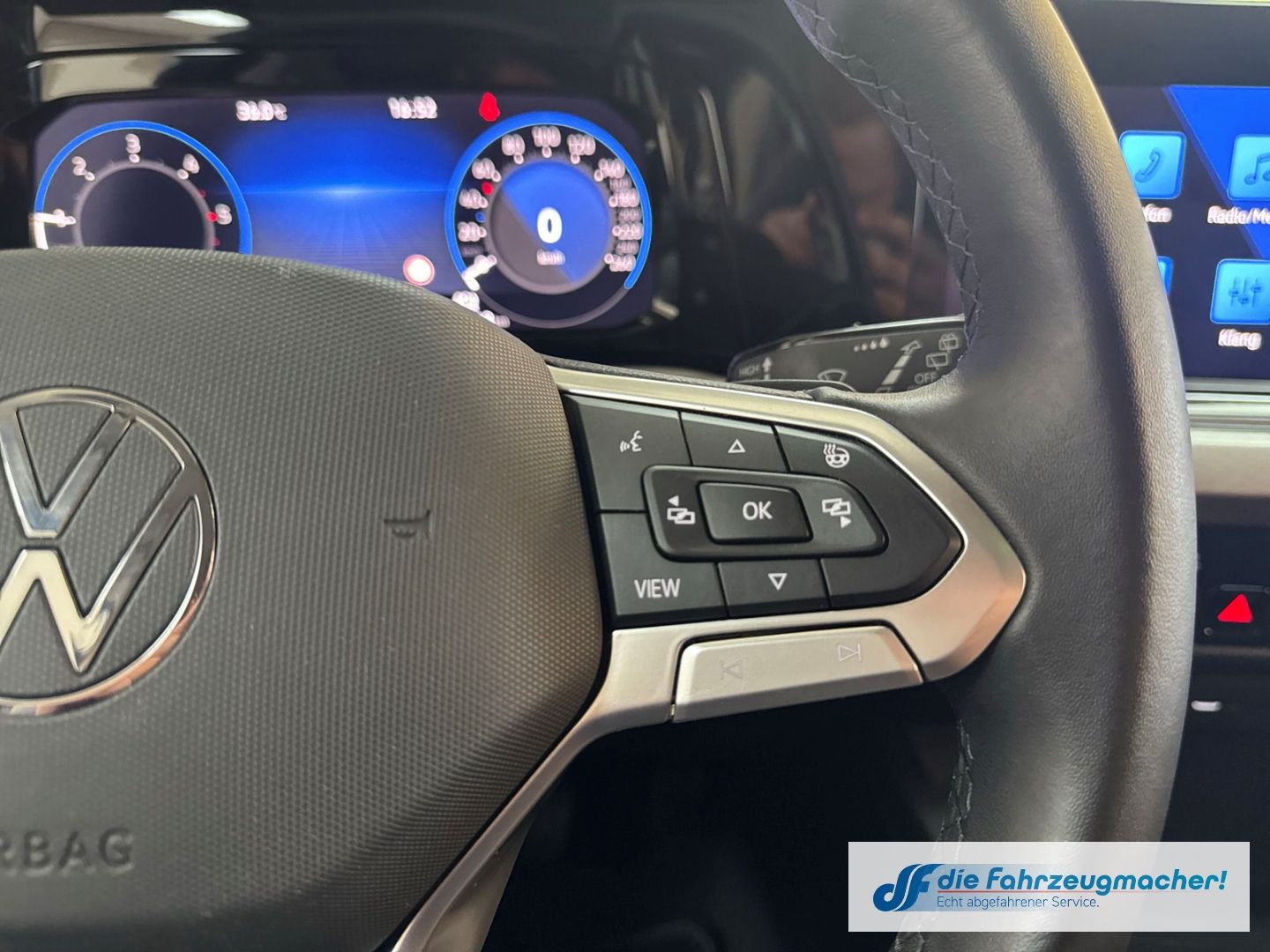 Fahrzeugabbildung Volkswagen Golf VIII Variant Life Navi Digitales Cockpit LE