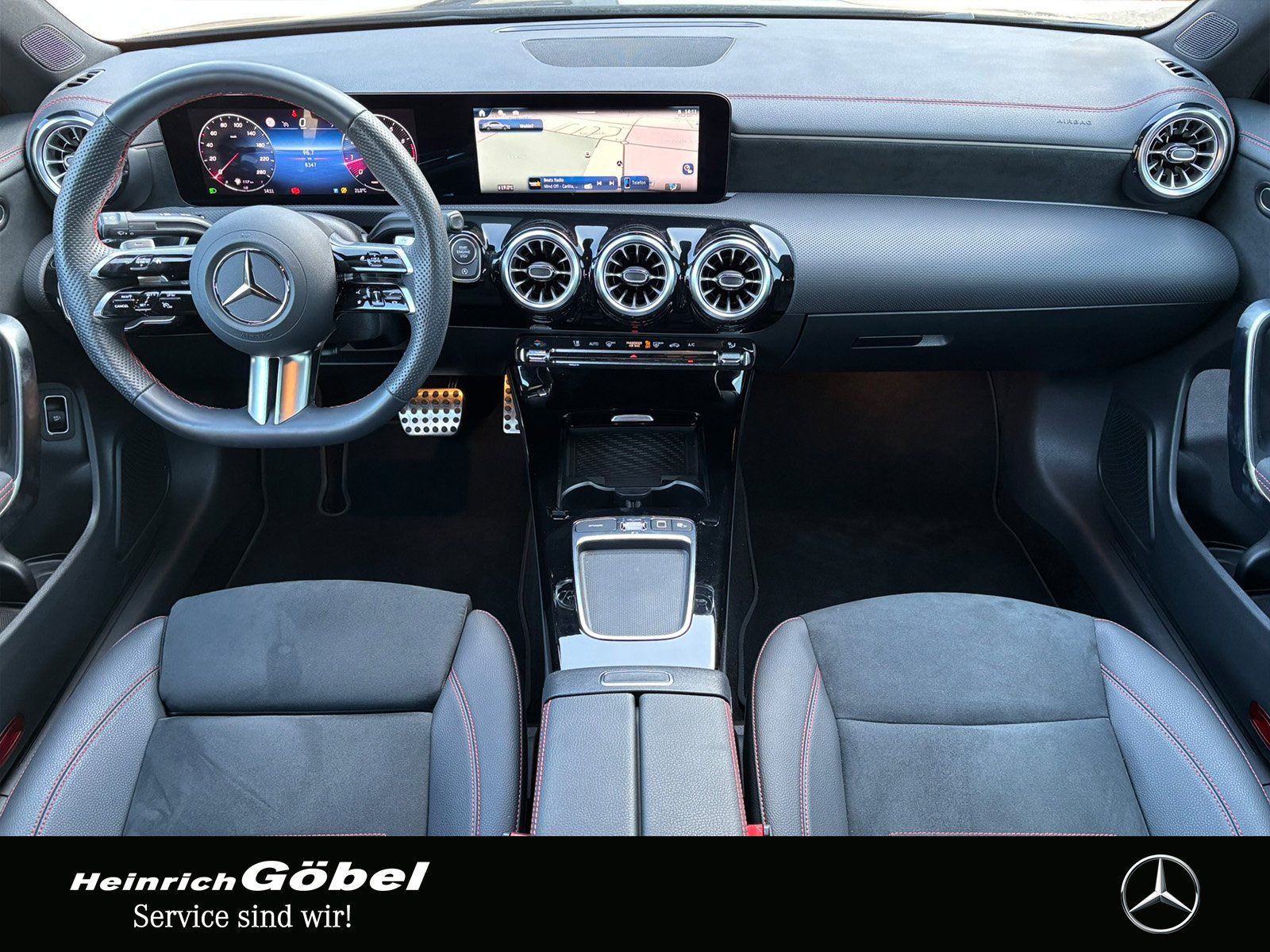 Fahrzeugabbildung Mercedes-Benz CLA 200 AMG*KEYLESS*KAM*AMBIENTEBEL*APPLE-CARPLA