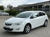 Opel Astra J 1.7 CDTi Sports Tourer 150 Jahre Opel - Opel Astra: 150 Cdti