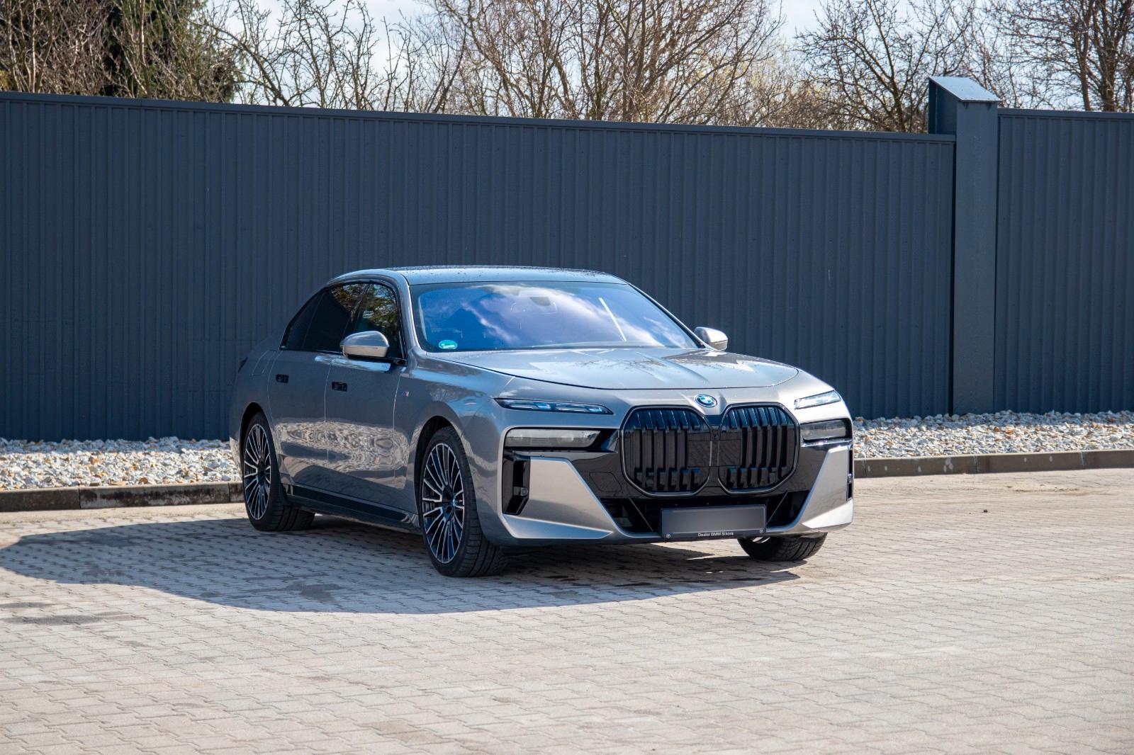 BMW 750 7 750 e xDrive M Sport