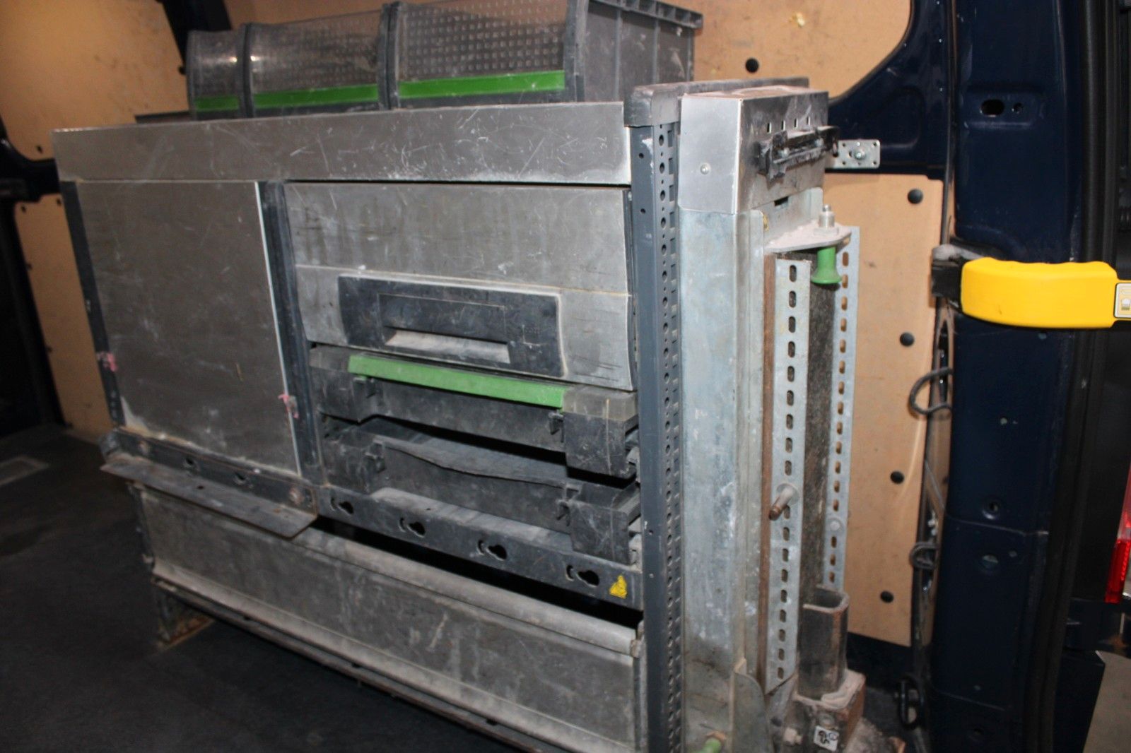 Fahrzeugabbildung Ford Transit Custom Aut. LIMITED L2 AC AHK SHZ Regale