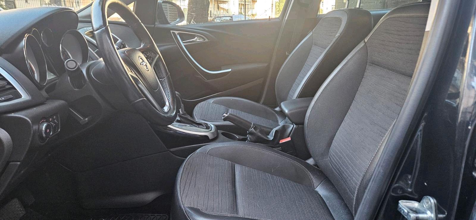 Opel Astra 2014 — photo 10